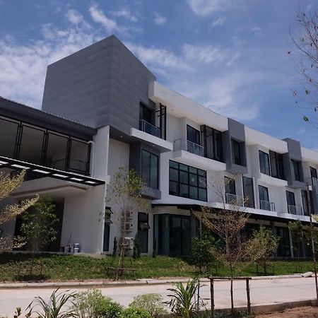 Hotel Chuan Chom The High Resort Saraburi - Sha Plus Exteriör bild
